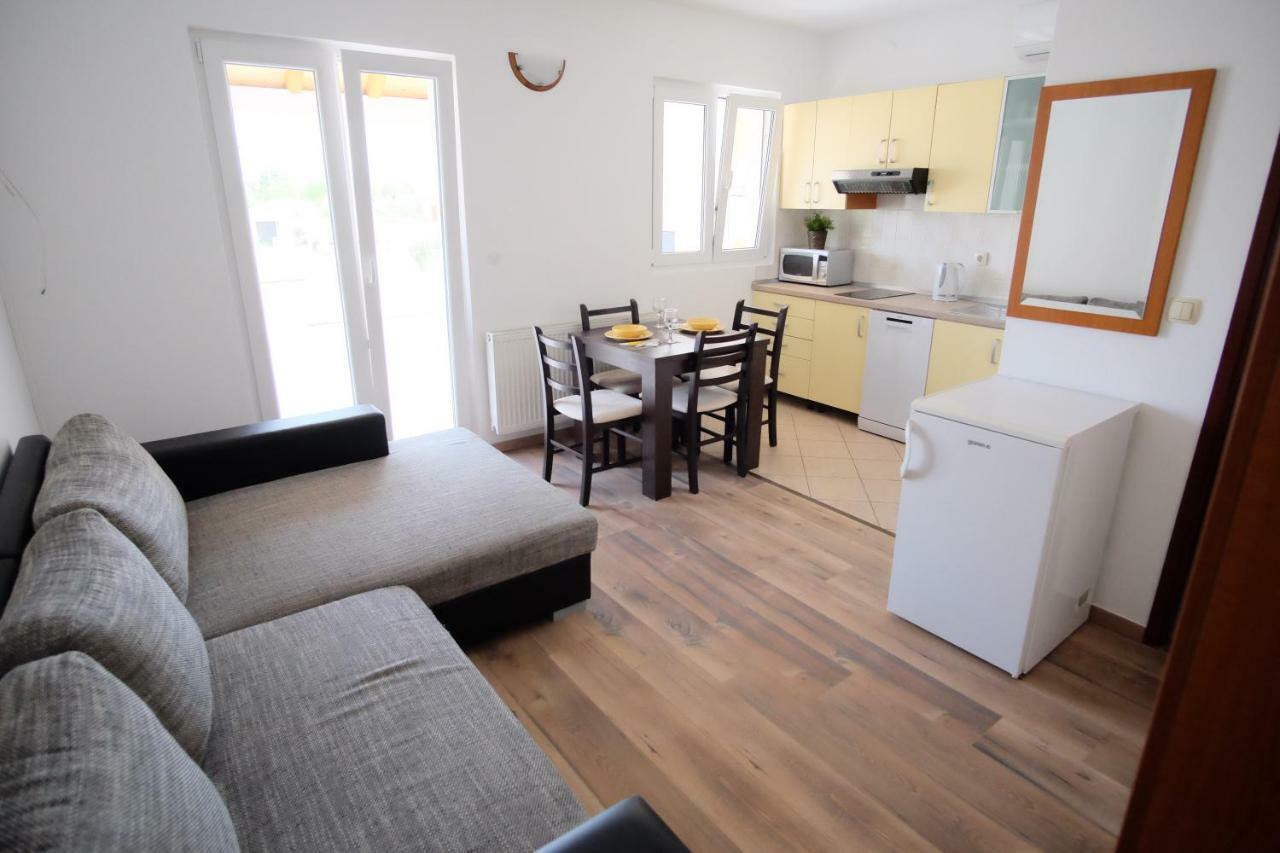 Apartmani Svemir Drage Luaran gambar